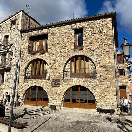 Hostal Centre Del Montsec Llimiana Екстериор снимка