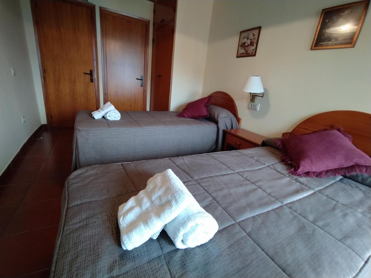 Hostal Centre Del Montsec Llimiana Екстериор снимка