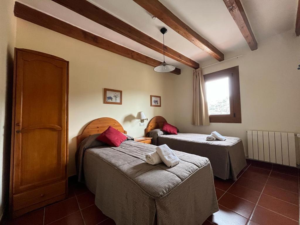 Hostal Centre Del Montsec Llimiana Екстериор снимка
