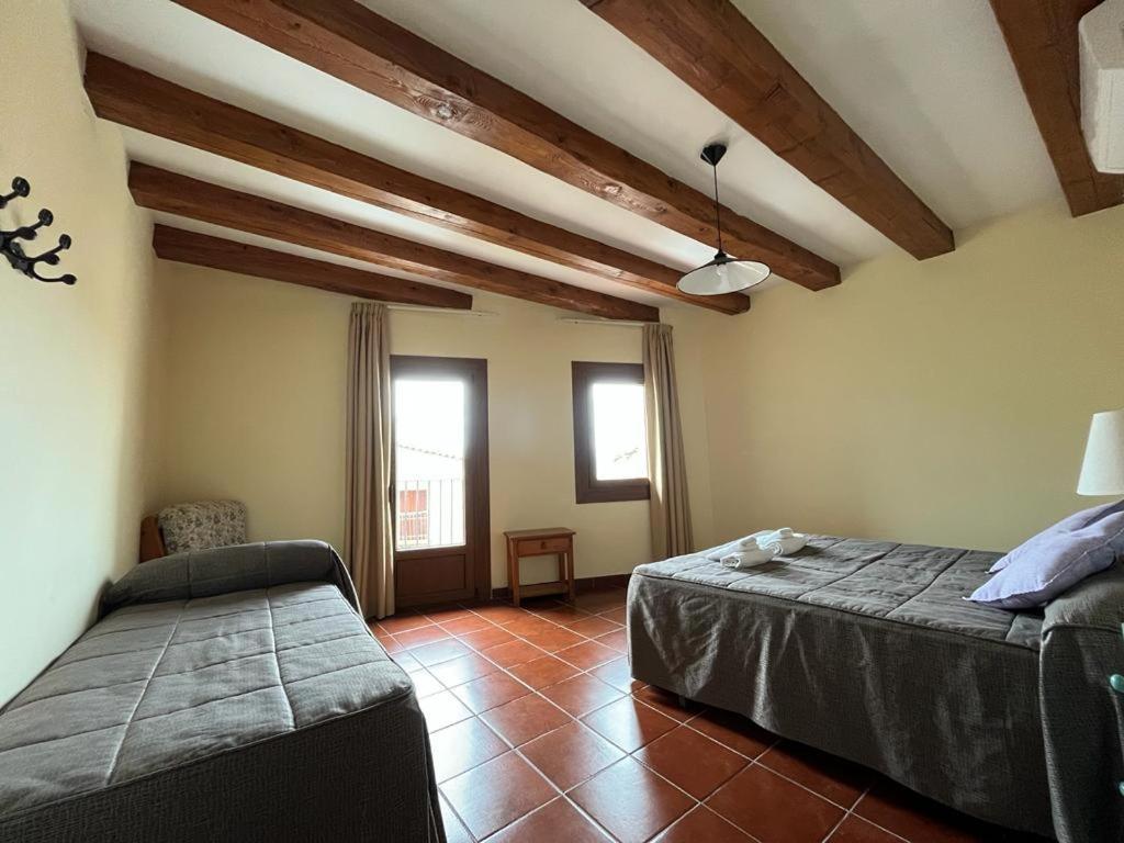 Hostal Centre Del Montsec Llimiana Екстериор снимка