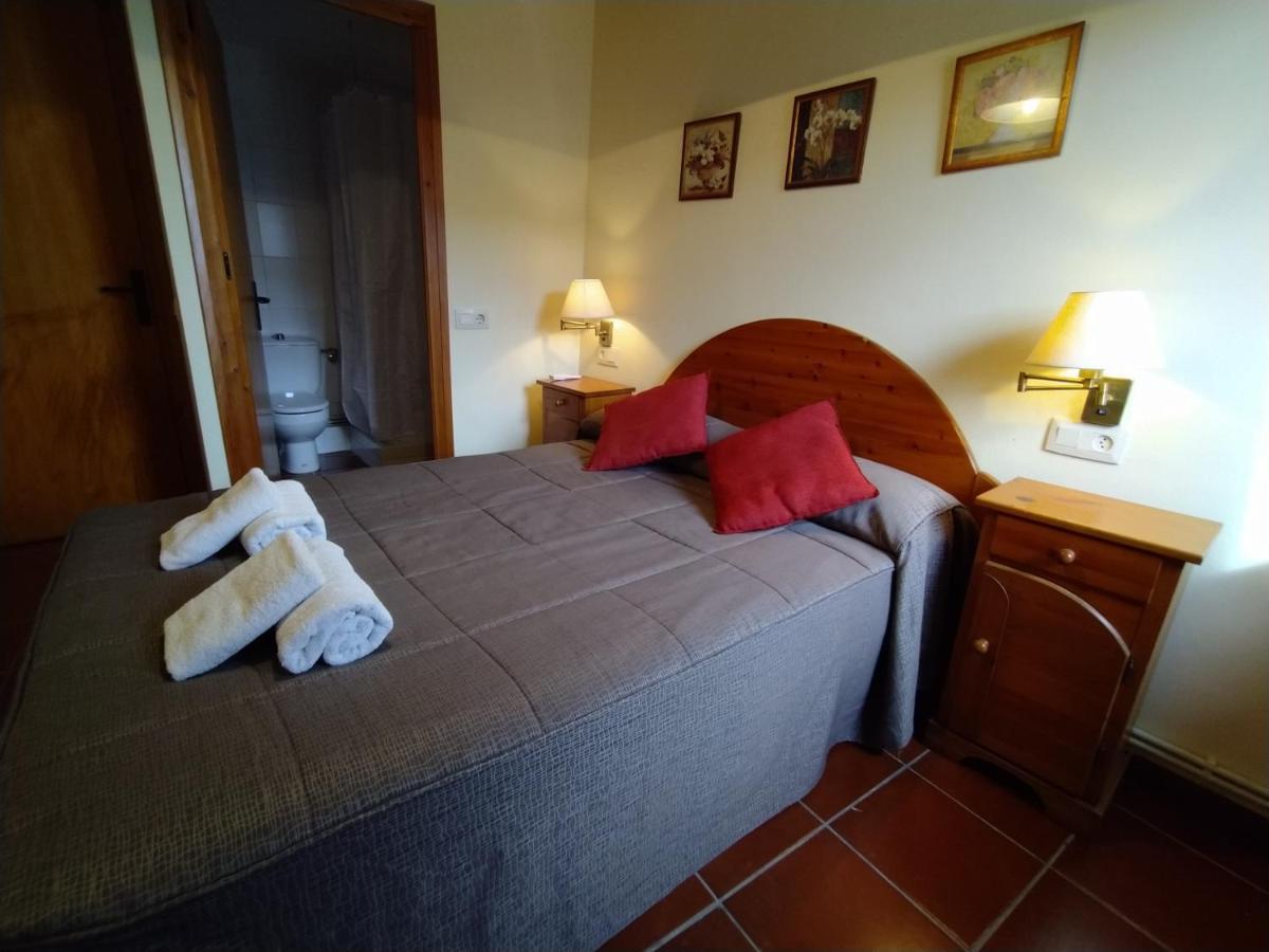 Hostal Centre Del Montsec Llimiana Екстериор снимка