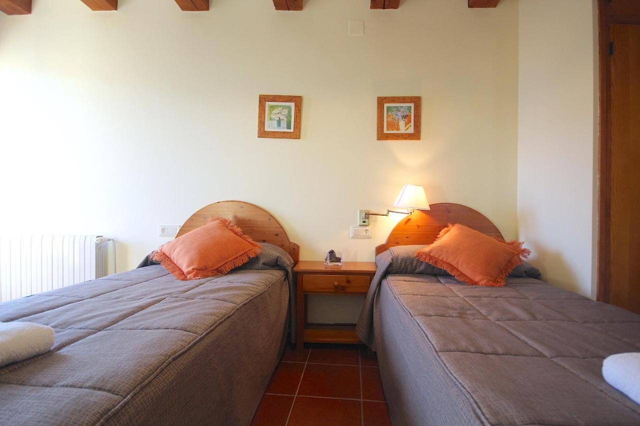 Hostal Centre Del Montsec Llimiana Екстериор снимка