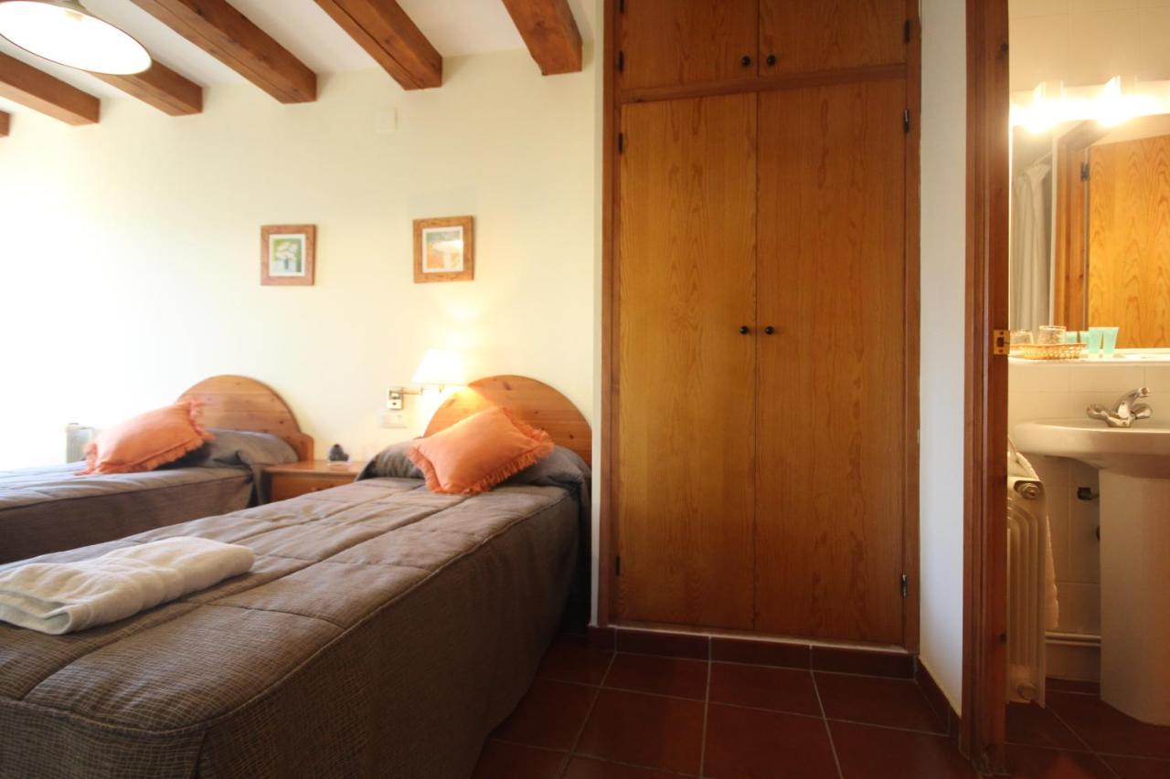 Hostal Centre Del Montsec Llimiana Екстериор снимка