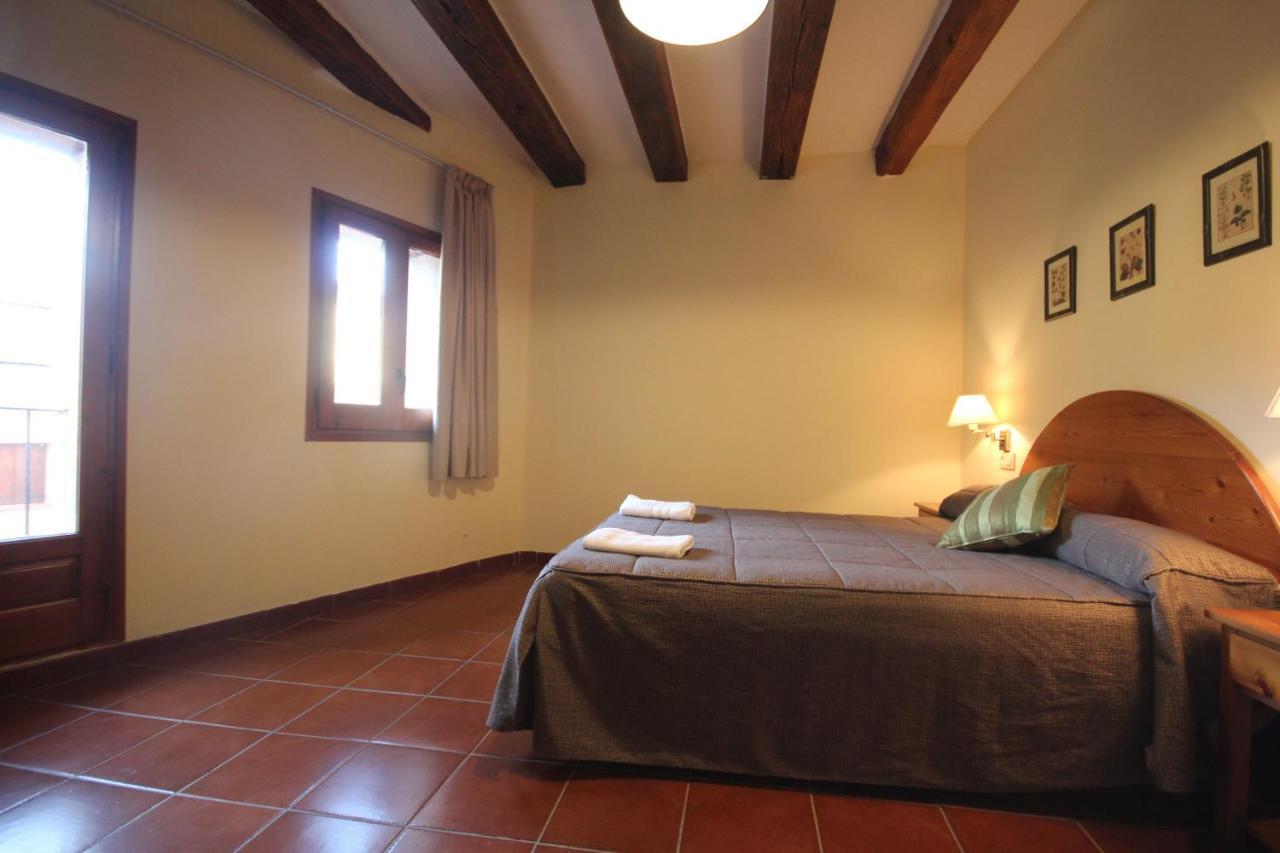 Hostal Centre Del Montsec Llimiana Екстериор снимка
