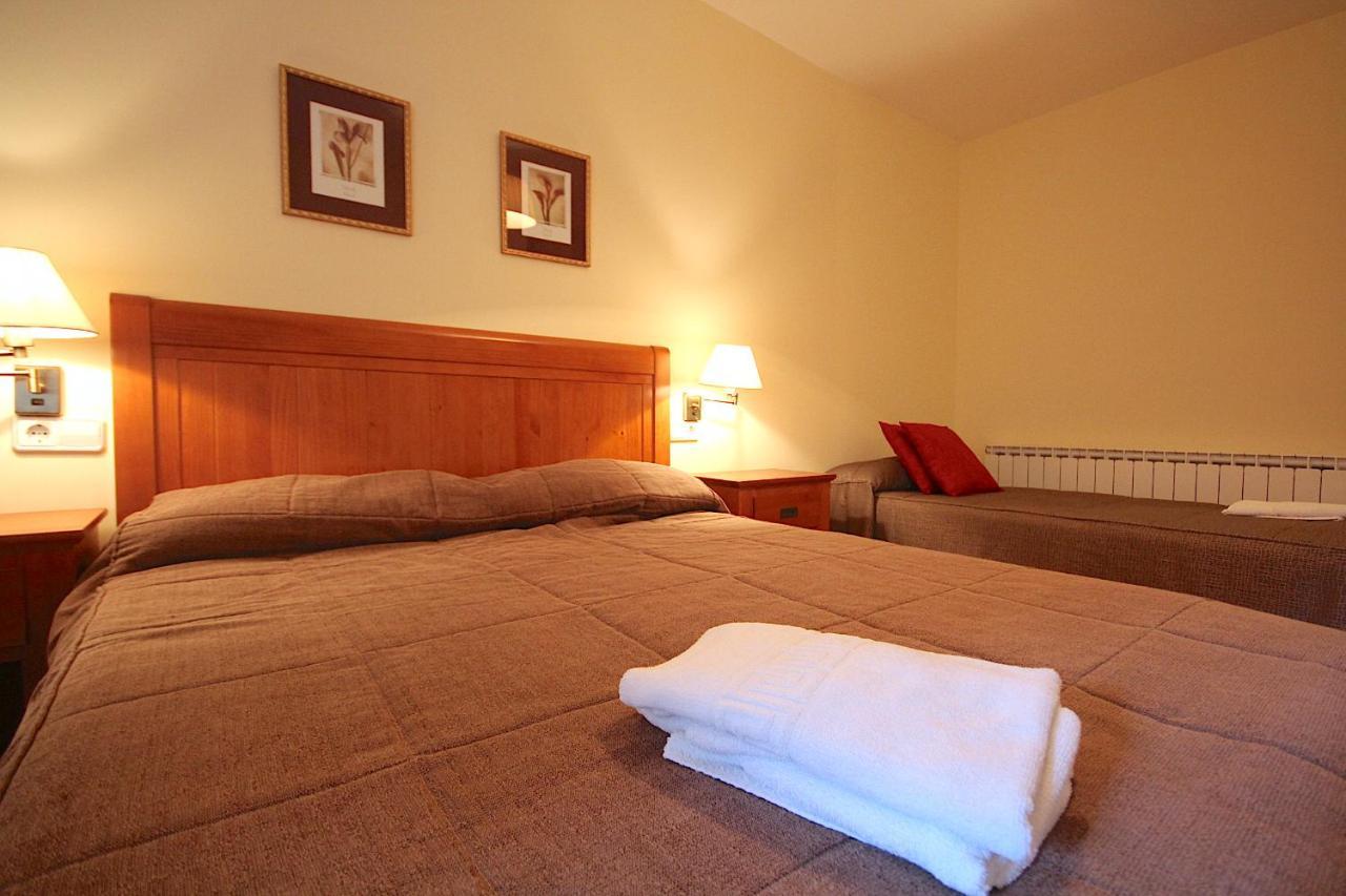 Hostal Centre Del Montsec Llimiana Екстериор снимка