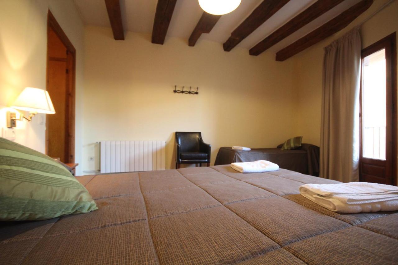 Hostal Centre Del Montsec Llimiana Екстериор снимка