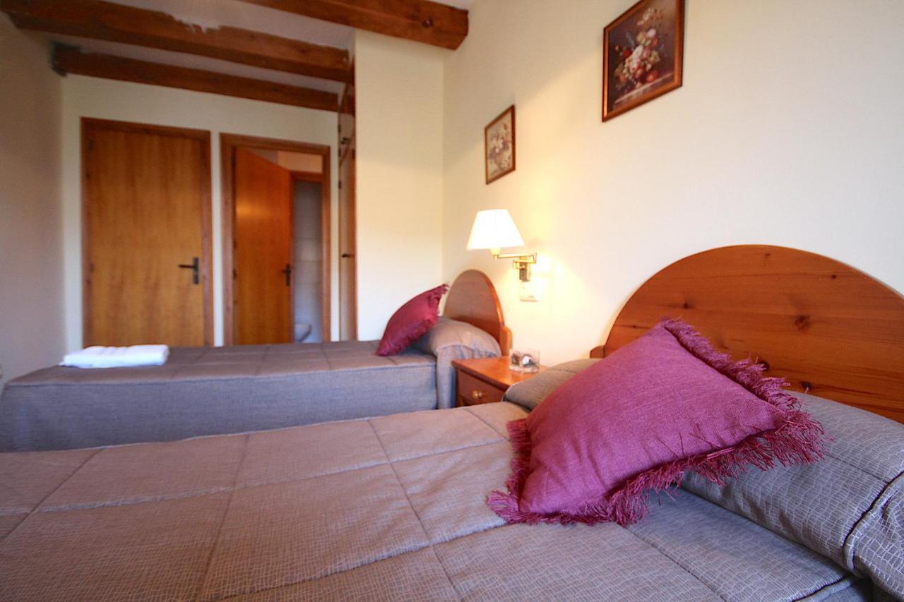 Hostal Centre Del Montsec Llimiana Екстериор снимка