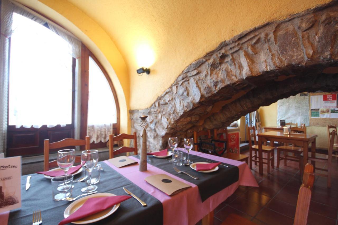 Hostal Centre Del Montsec Llimiana Екстериор снимка