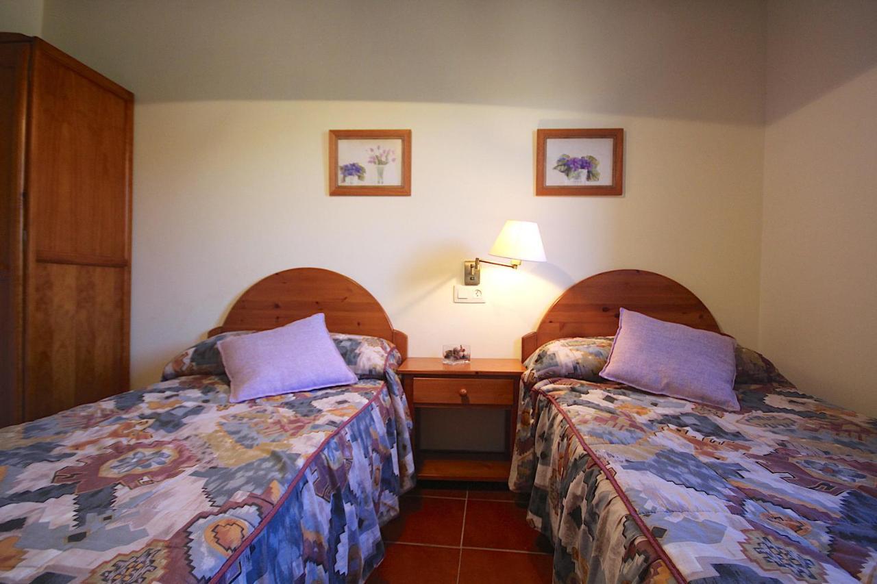 Hostal Centre Del Montsec Llimiana Екстериор снимка