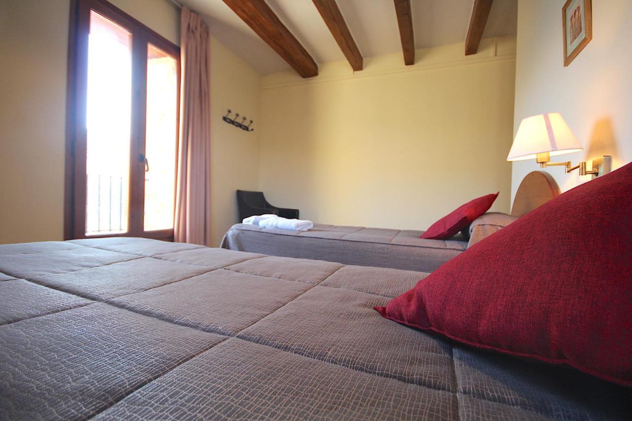 Hostal Centre Del Montsec Llimiana Екстериор снимка
