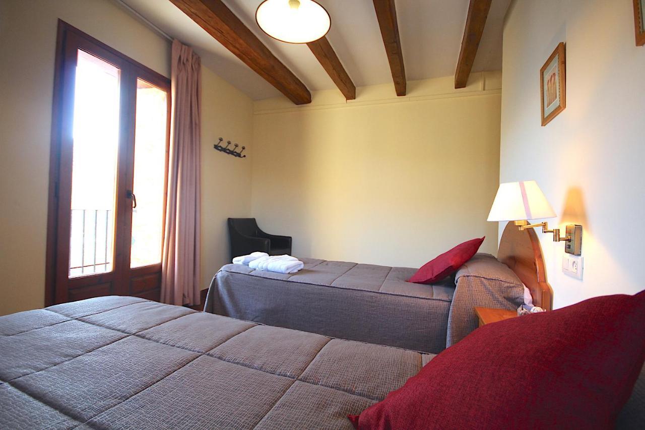 Hostal Centre Del Montsec Llimiana Екстериор снимка