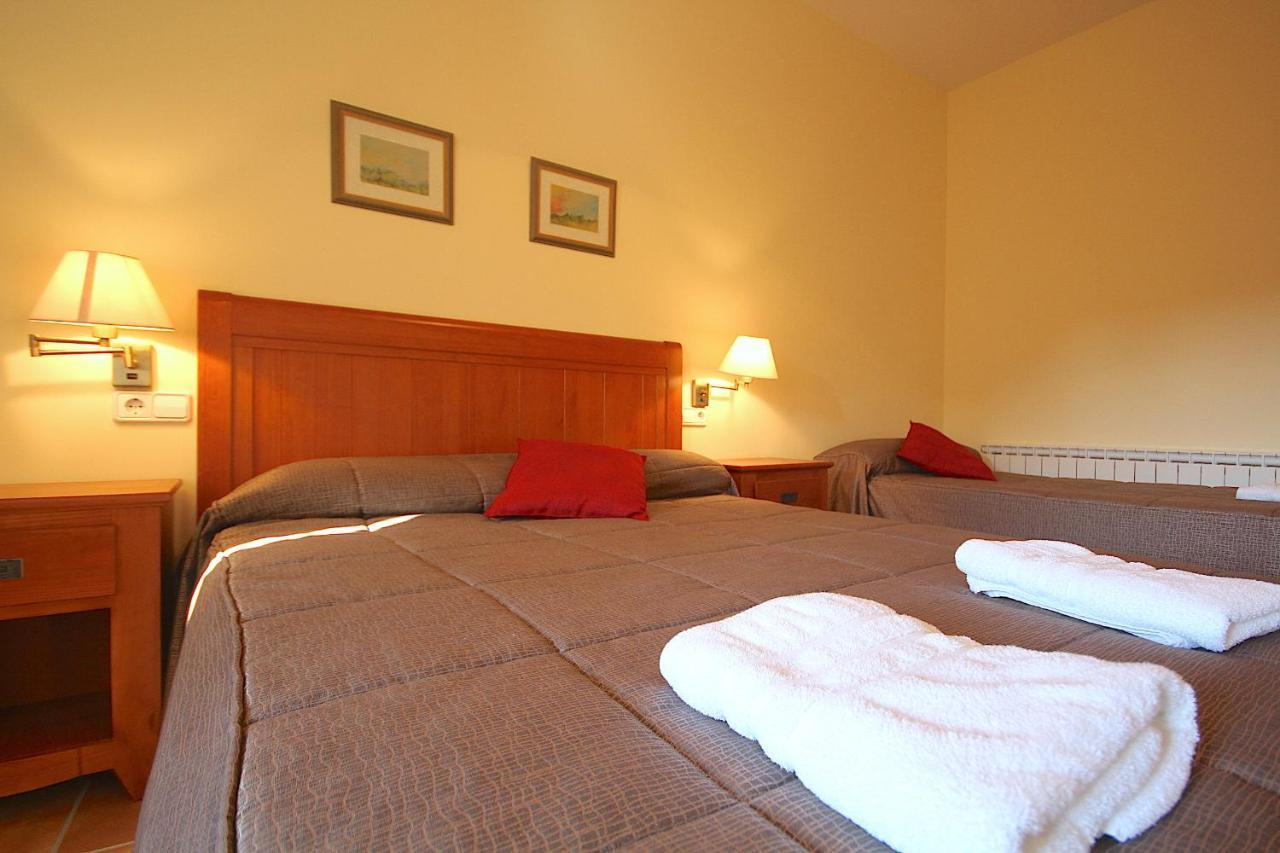 Hostal Centre Del Montsec Llimiana Екстериор снимка