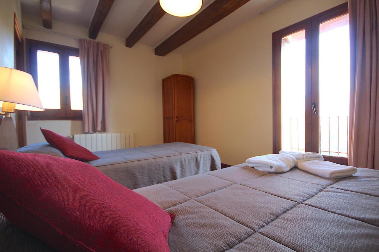 Hostal Centre Del Montsec Llimiana Екстериор снимка