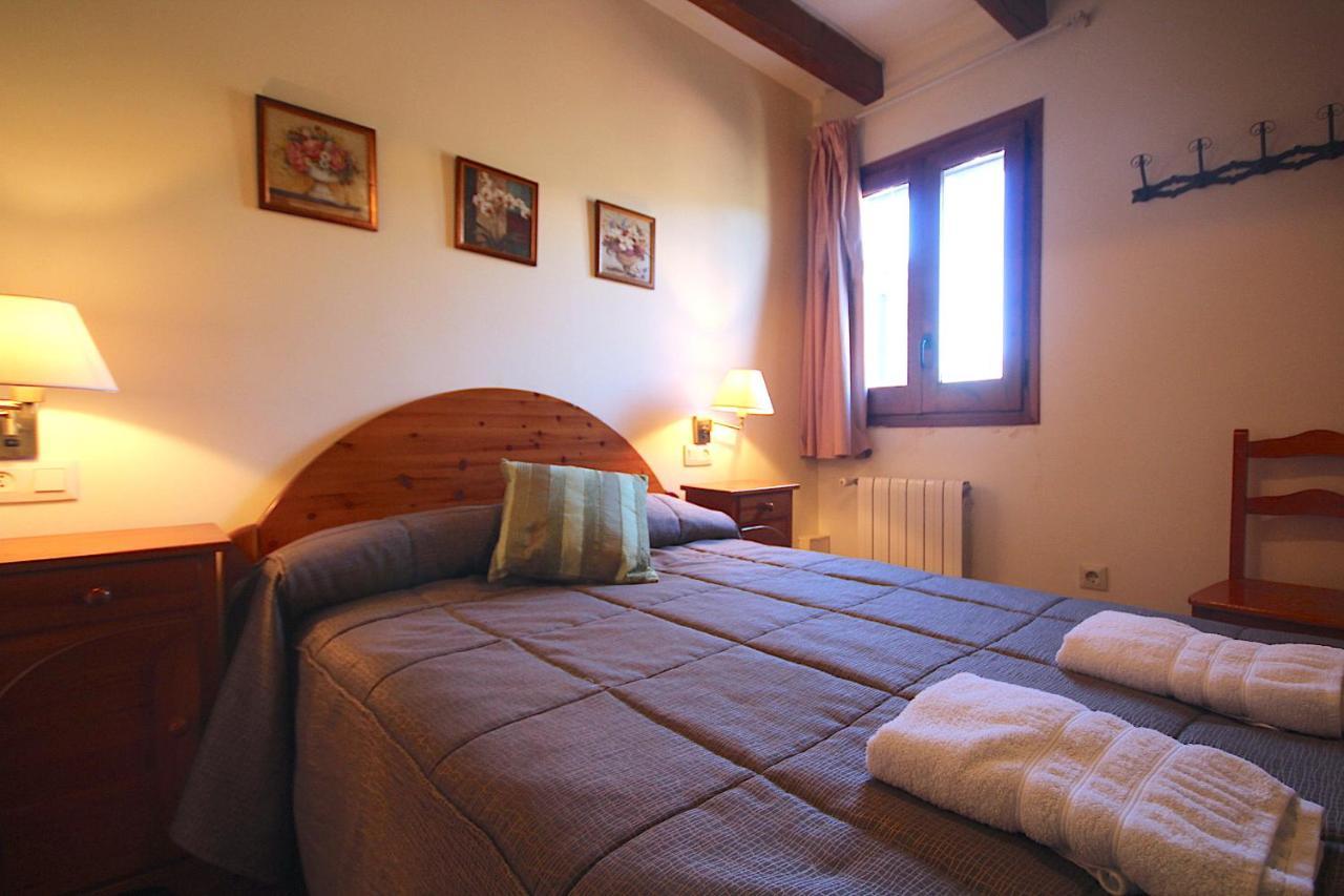 Hostal Centre Del Montsec Llimiana Екстериор снимка