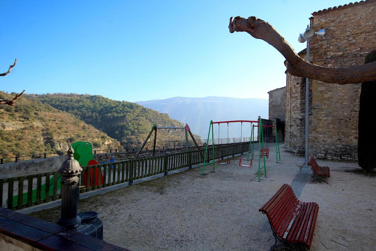 Hostal Centre Del Montsec Llimiana Екстериор снимка