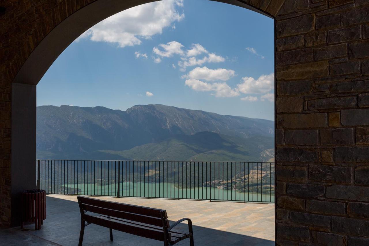 Hostal Centre Del Montsec Llimiana Екстериор снимка